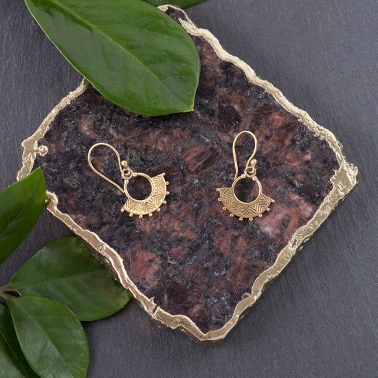 BE112| Tiny Zig-Zag Brass Earrings