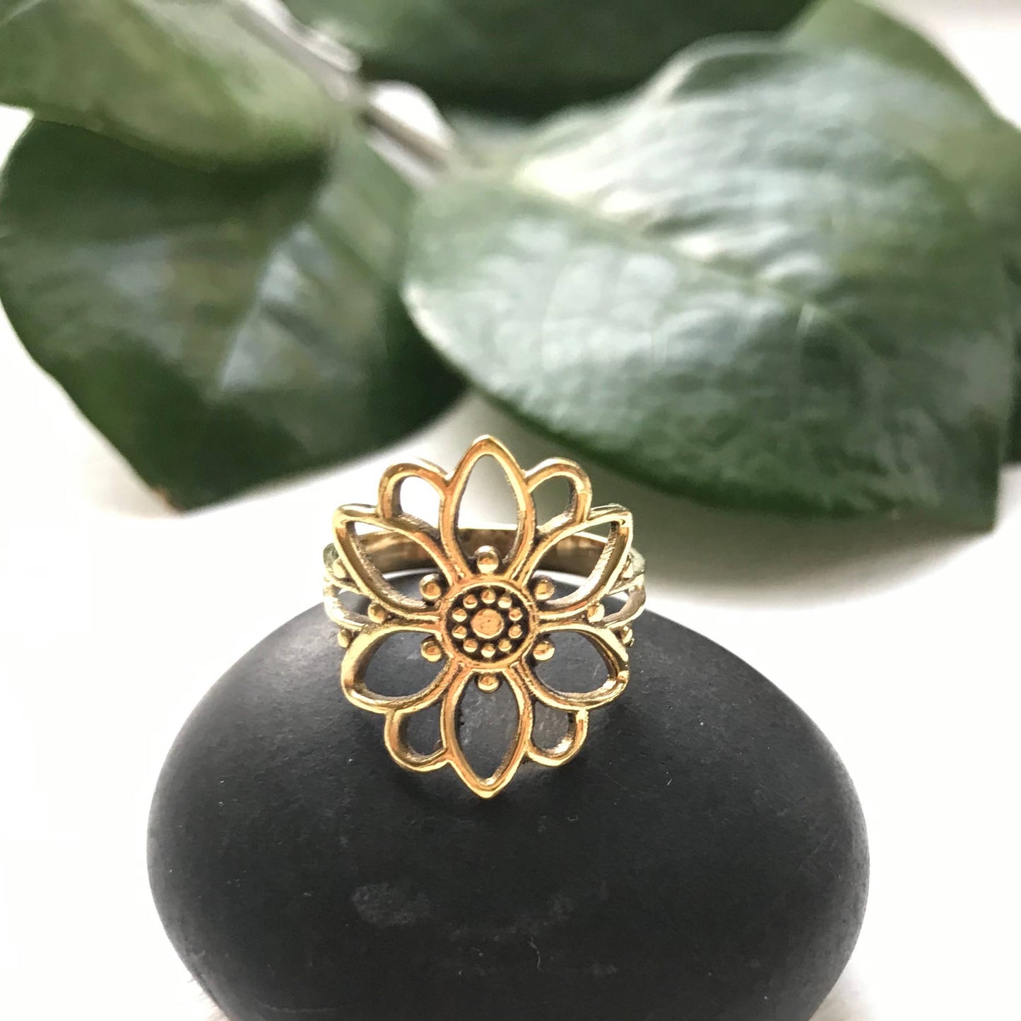 BE134 Brass Floral Mandala Ring