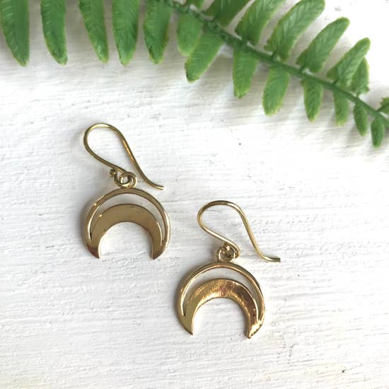BE151 Brass Crescent Moon Earrings