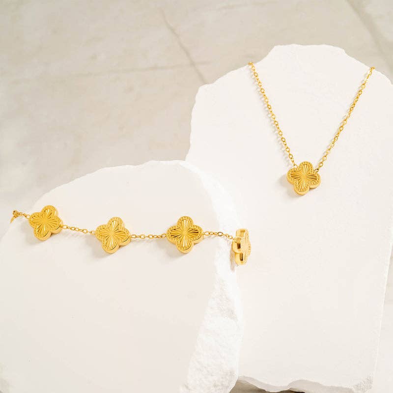 WJW | 18K Gold Stainless Steel Lucky Clover Charm Bracelet