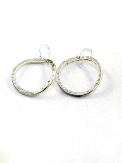 AJ Exports | Sterling Silver Hammered High Polish Cut Out Circle Earrings