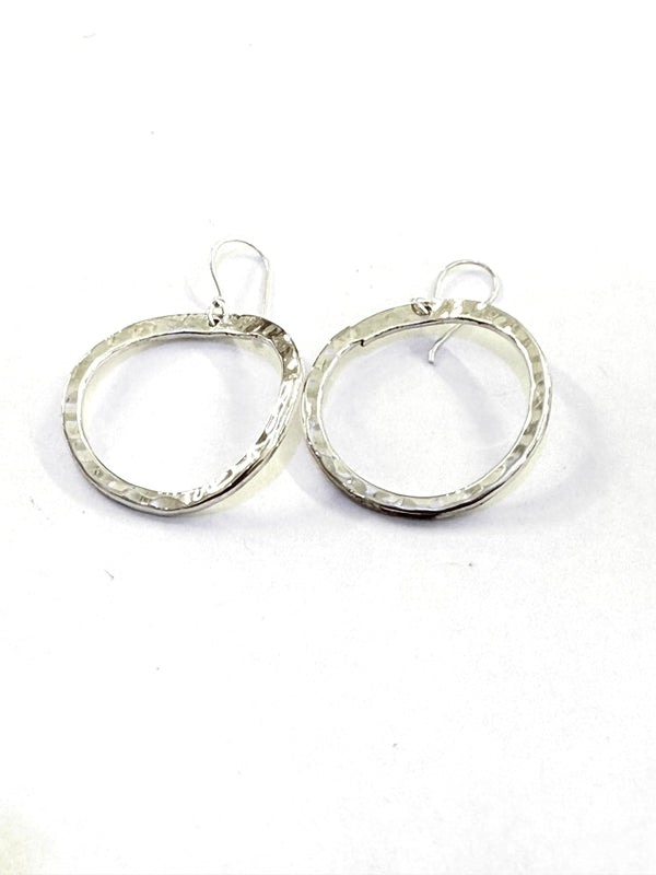 AJ Exports | Sterling Silver Hammered High Polish Cut Out Circle Earrings