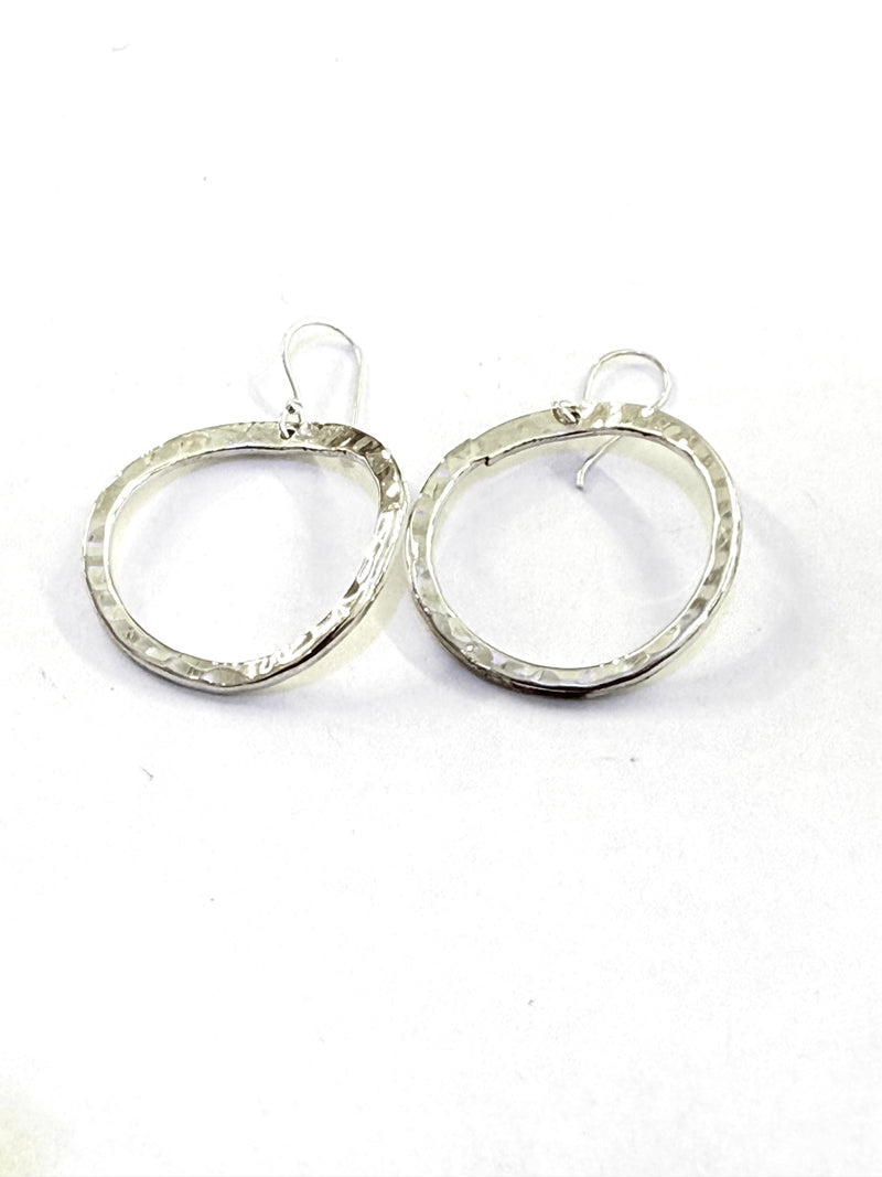 AJ Exports | Sterling Silver Hammered High Polish Cut Out Circle Earrings