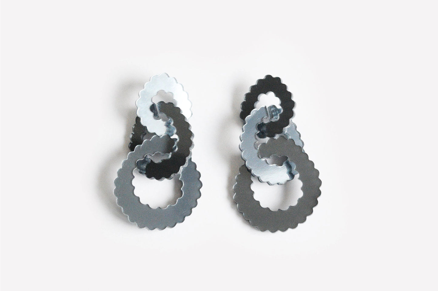 D Construct | Earrings Scallop Triple Link