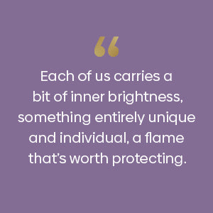 The Light We Carry: Overcoming in Uncertain Times ( Hardcover)